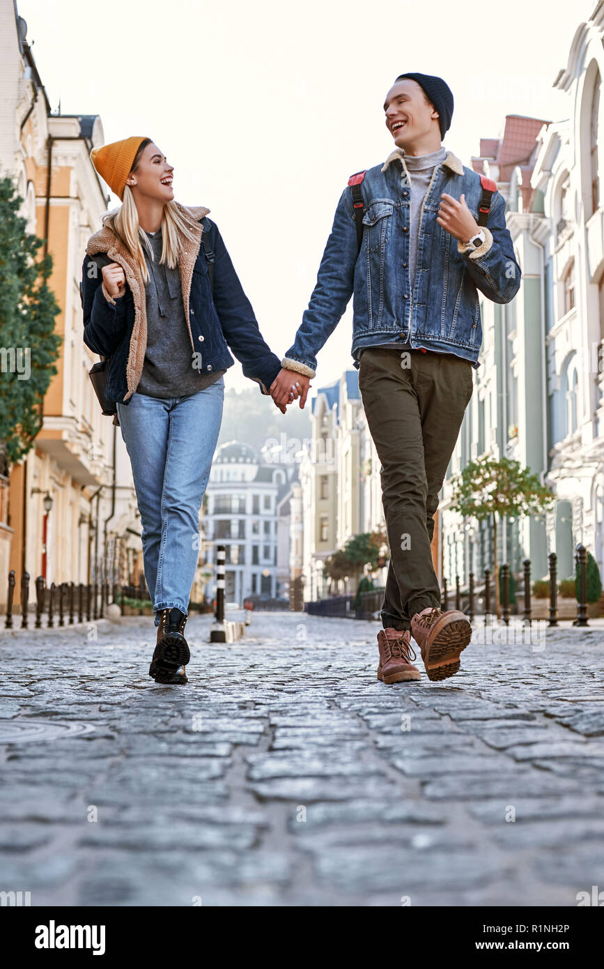 Junge paar Travel Blogger sind zu Fuß rund um die Altstadt Stockfoto