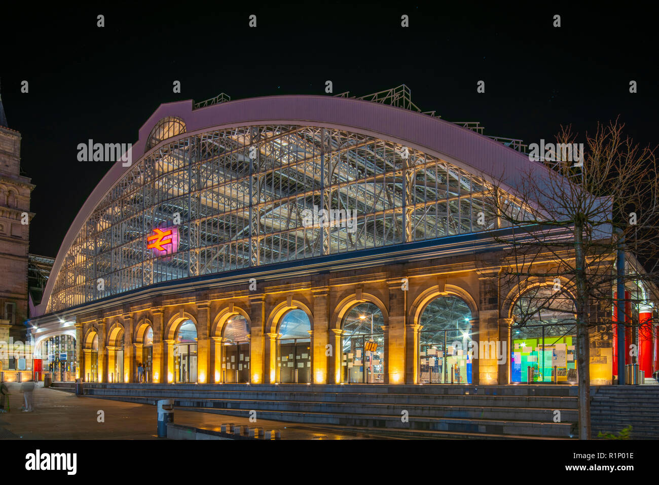 Nächtliche Ansicht der Bahnhof Liverpool Lime Street Stockfoto