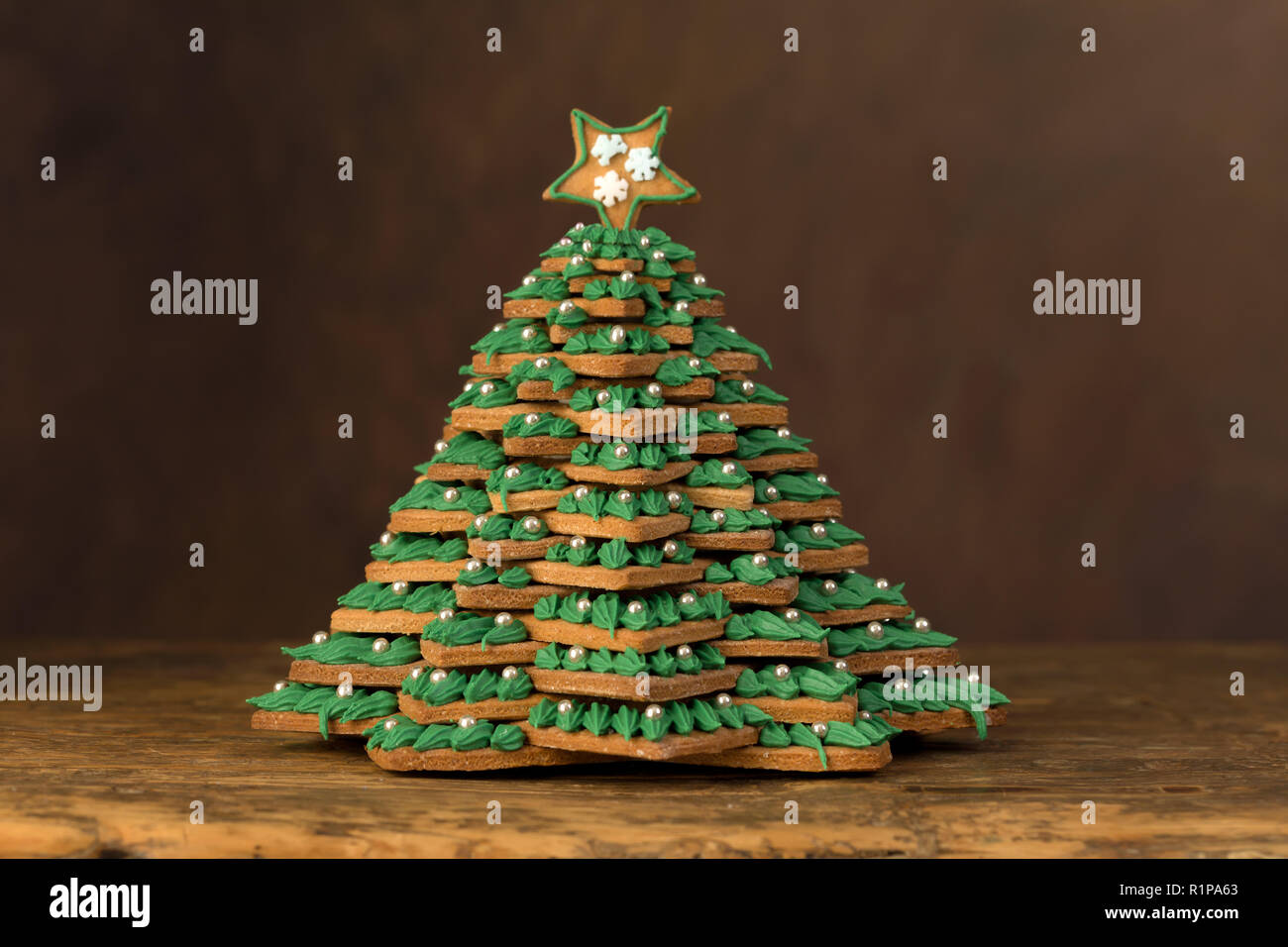 Genießbare cookie christmas tree Handgemachte mit grünen Vereisung Stockfoto