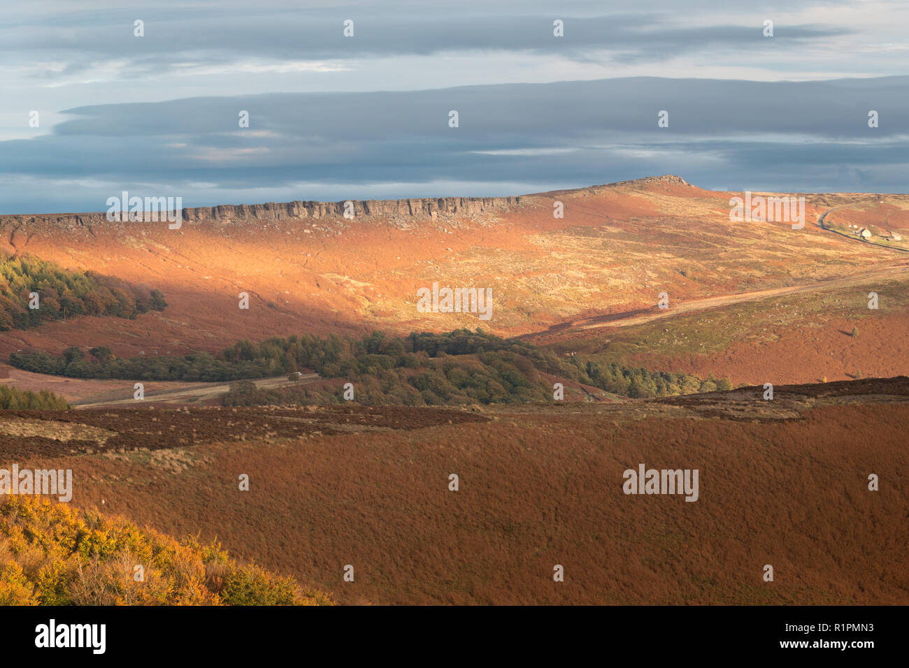 Herbstliche Abendlicht auf Peak District Landschaft. Stockfoto
