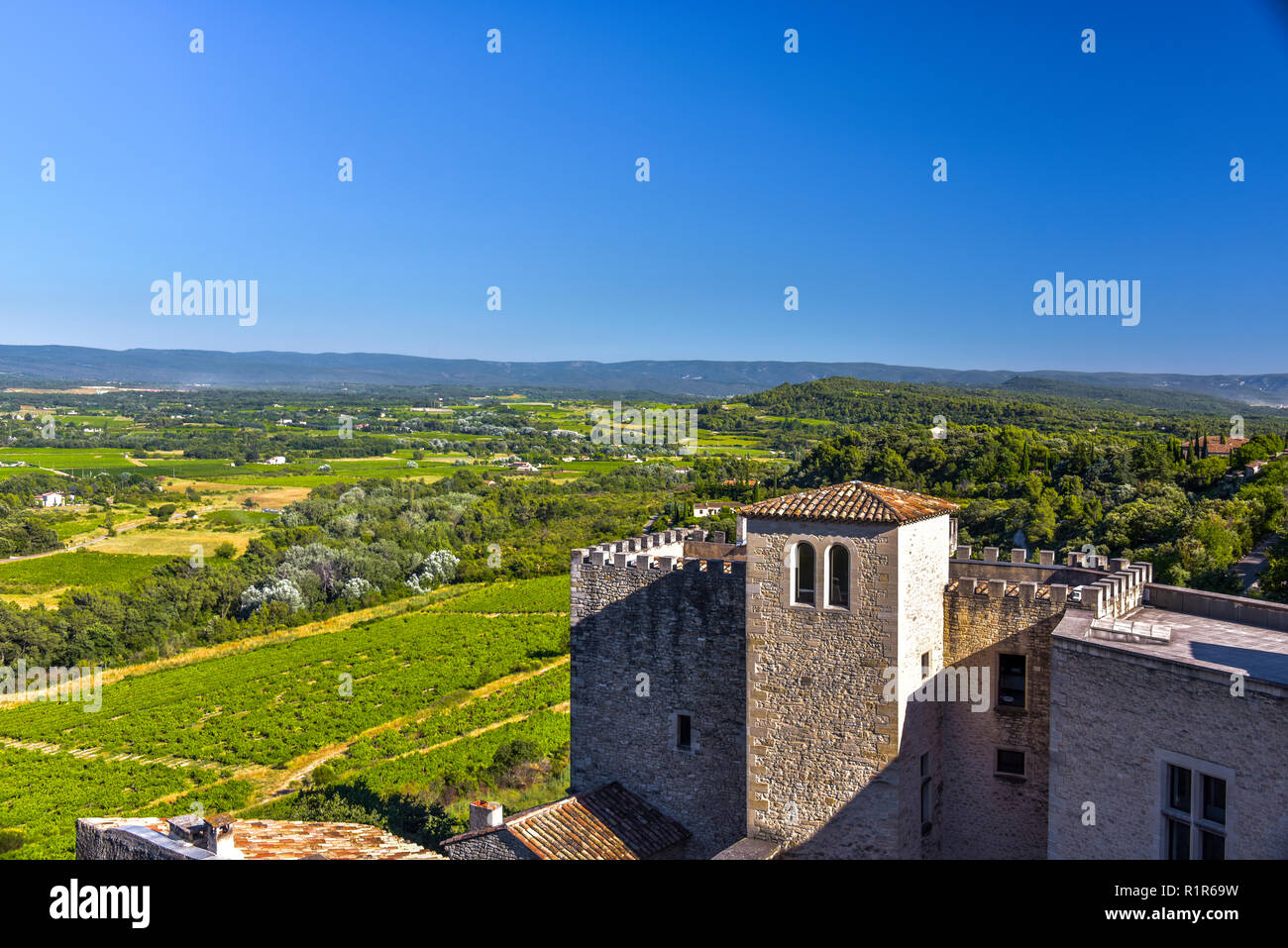 Panorama Blick vom alten Dorf Crillon-le-Brave, Provence, Frankreich, heute meist Spa Hotel Stockfoto