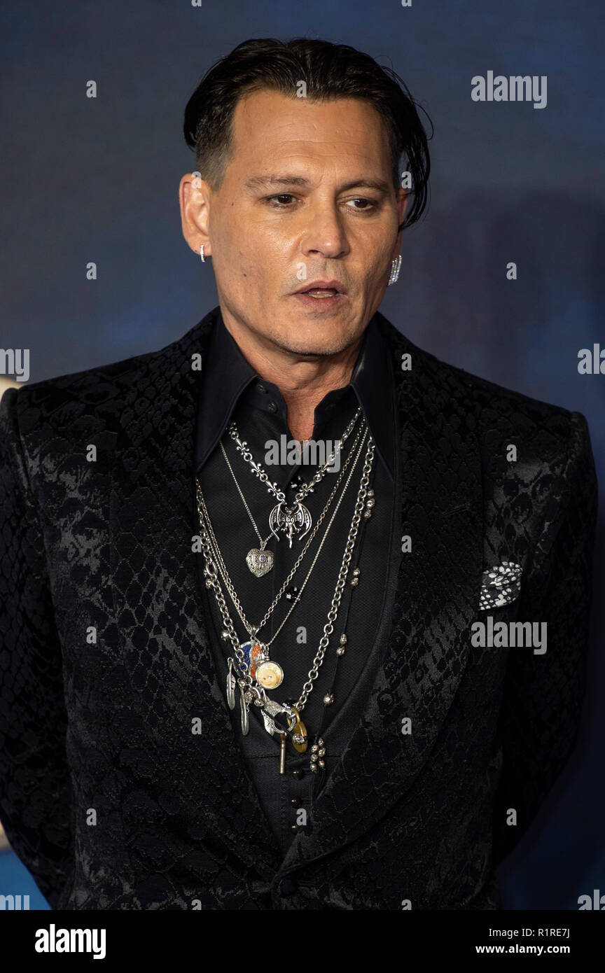London, Großbritannien. 13. November 2018. Johnny Depp besucht die UK-Premiere von "Fantastische Tiere: Die Verbrechen von Grindelwald" im Cineworld Leicester Square am 13. November 2018 in London, England. Credit: Gary Mitchell, GMP-Media/Alamy leben Nachrichten Stockfoto