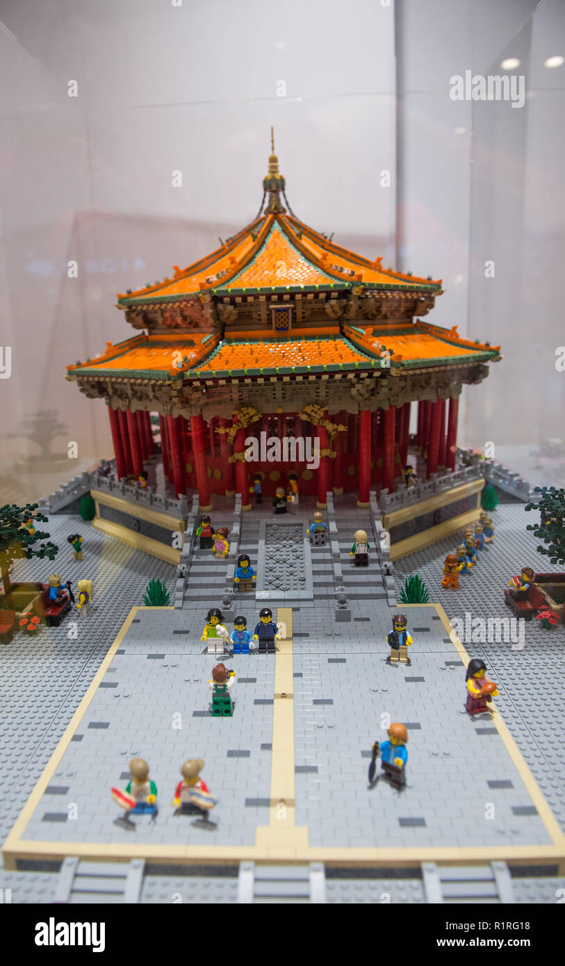 November 14, 2018 - Shenyang, Shenyang, China - Tausende von Lego Bausteine  bilden ein Modell von Shenyang Palace Museum in Shenyang, Provinz Liaoning  im Nordosten Chinas. Credit Bild: © SIPA Asien über