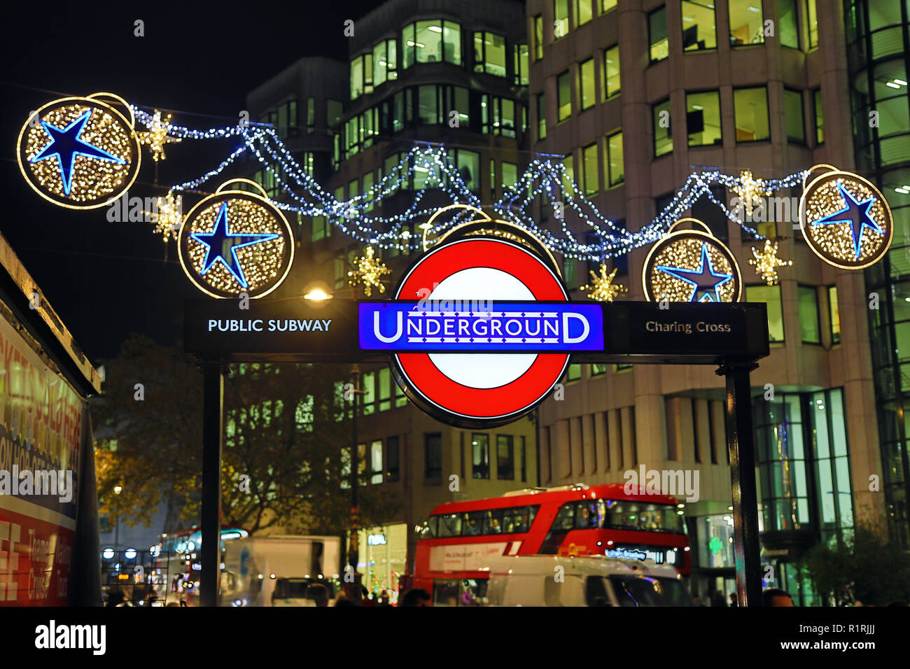 London, Großbritannien. 14. November 2018. Northbank Weihnachtsbeleuchtung eingeschaltet in der Strand, London: Paul Brown/Alamy leben Nachrichten Stockfoto