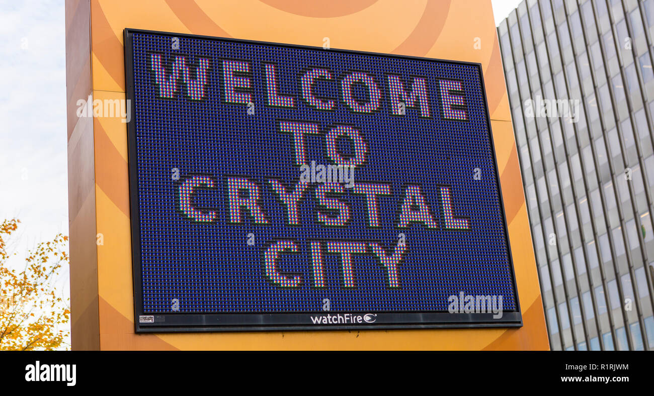 Crystal City, Virginia USA. 14 Nov, 2018. Willkommen in Crystal City unterzeichnen, die die Lage von Amazon HQ 2 in Arlington County. Bild: Rob Crandall/Alamy leben Nachrichten Stockfoto