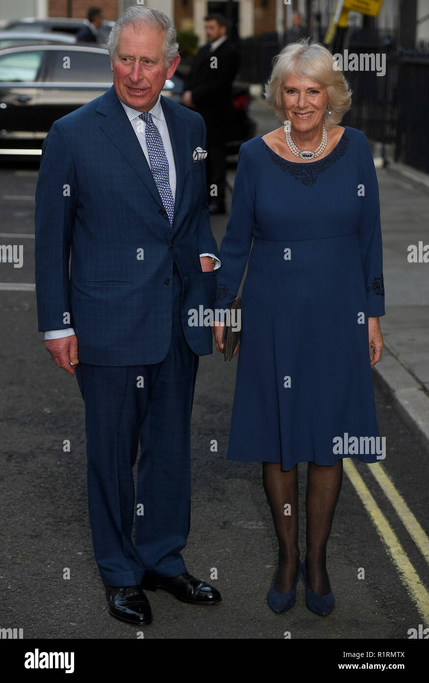 London, Großbritannien. 14. Nov 2018. Prinz Charles 70. Geburtstag. Prinz Charles, Prinz von Wales, begleitet von seiner Frau Camilla, Herzogin von Cornwall besuchen Spencer House in St James auf seinem 70. Geburtstag, für eine Tea Party mit alter UK 70 inspirierende Menschen ihren 70. Geburtstag dieses Jahr Kennzeichnung feiern. Bild von Andrew Parsons/Parsons Media Credit: Andrew Parsons/Alamy leben Nachrichten Stockfoto