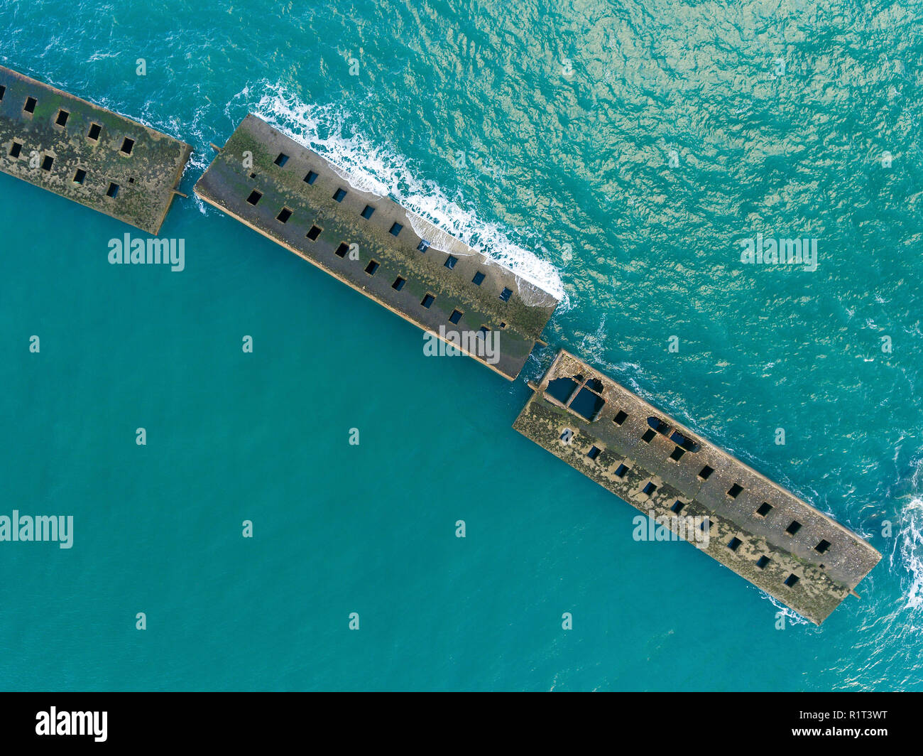 Bleibt der Maulbeere künstlichen Hafen von D-Day Invasion, Arromanches-les-Bains, Normandie, Frankreich Stockfoto