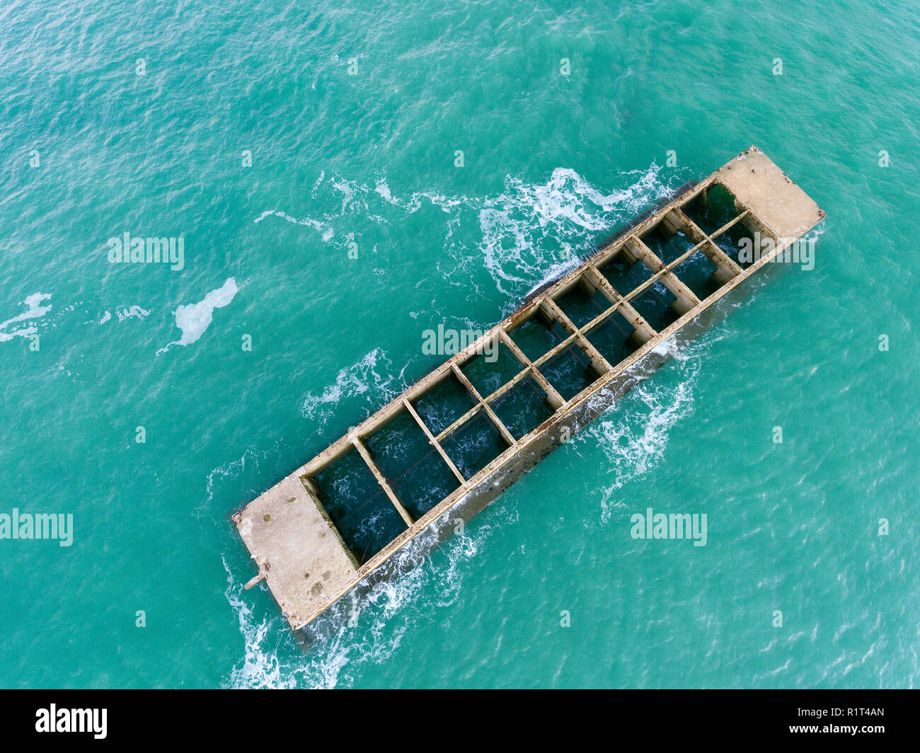 Bleibt der Maulbeere künstlichen Hafen von D-Day Invasion, Arromanches-les-Bains, Normandie, Frankreich Stockfoto