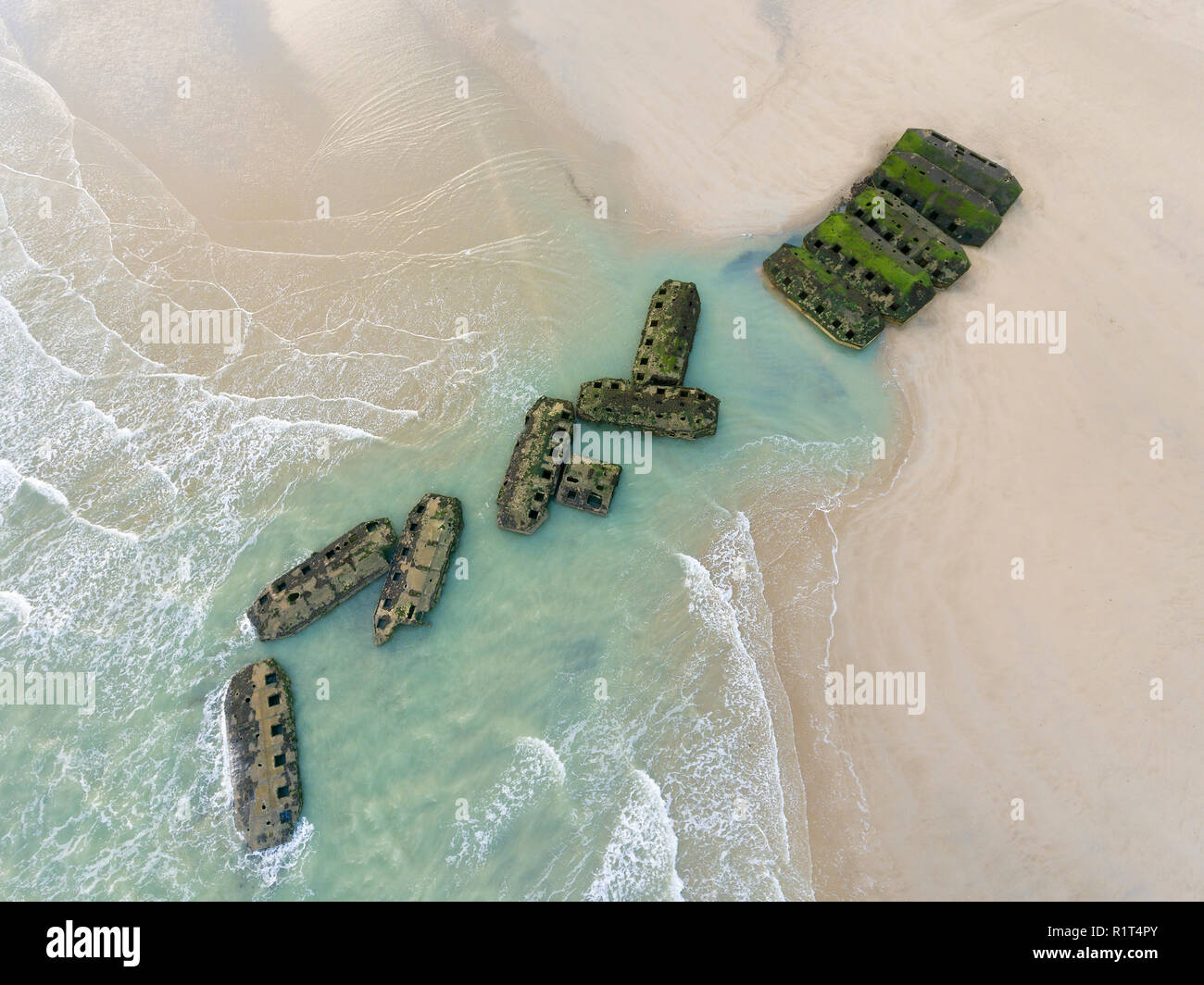 Bleibt der Maulbeere künstlichen Hafen von D-Day Invasion, Arromanches-les-Bains, Normandie, Frankreich Stockfoto