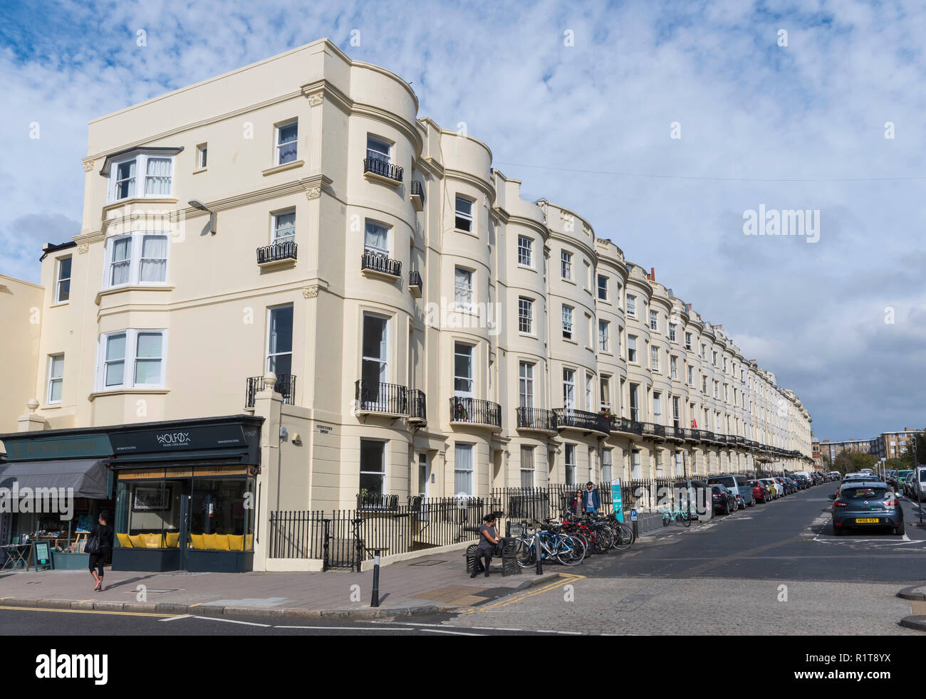 Reihenhaus Wohnungen entlang Brunswick, in Regency Architektur Stil in Hove, East Sussex, England, UK. Stockfoto