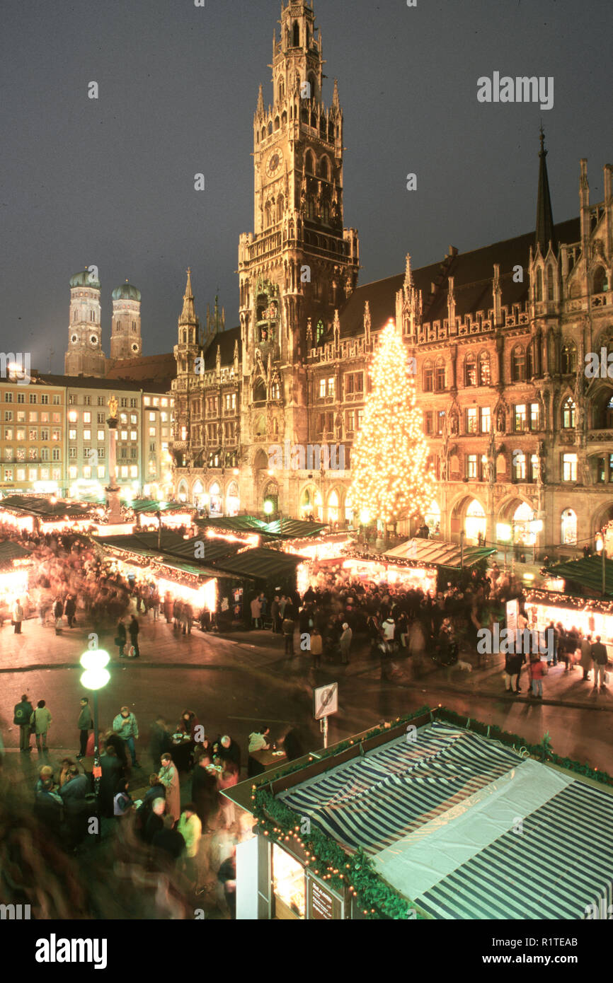 Weihnachtsmarkt auf dem Marienplatz, München Stockfoto