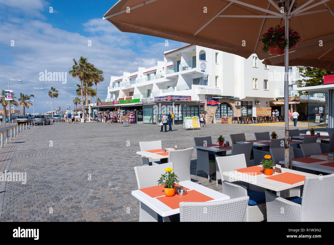 Meer Taverne und Geschäfte, Poseidonos Avenue, Paphos (Pafos), Pafos Bezirk, Republik Zypern Stockfoto