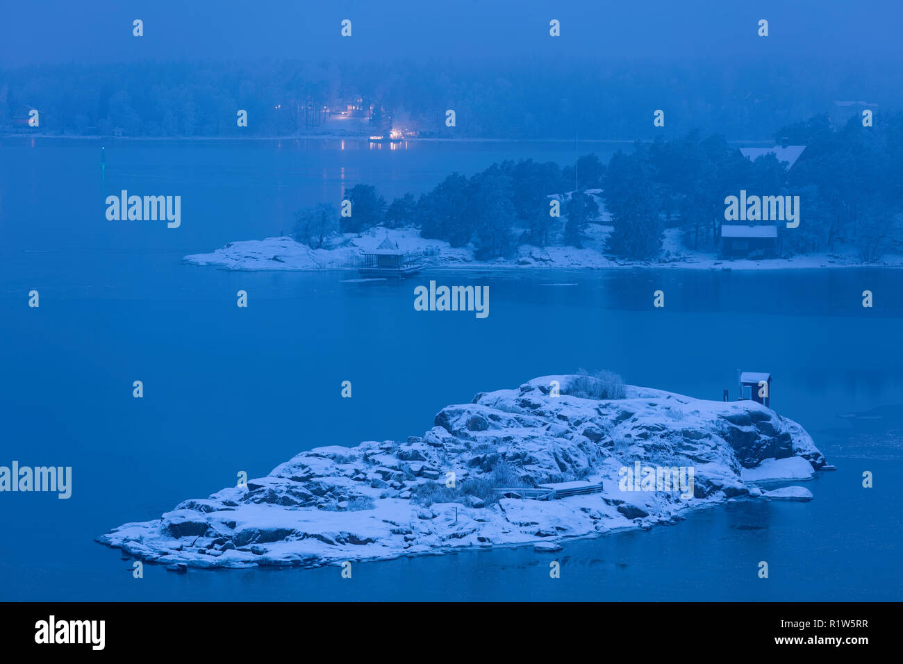 Abendlicher Blick in Hirvensalo, Finnland Stockfoto