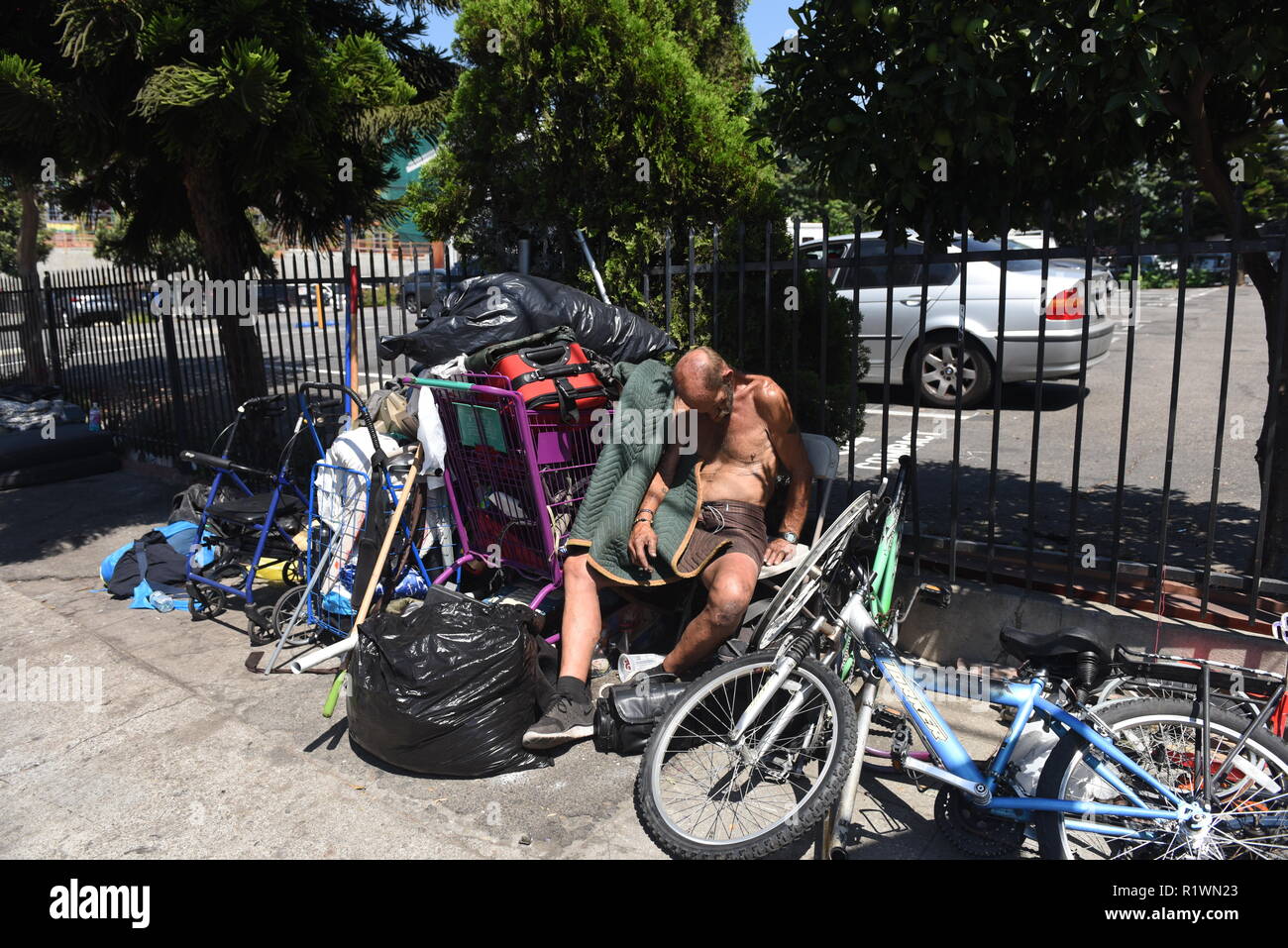 Los Angeles, USA - 29. Juli: Obdachlose in den Straßen von Los Angeles, CA am 29. Juli 2018. Stockfoto