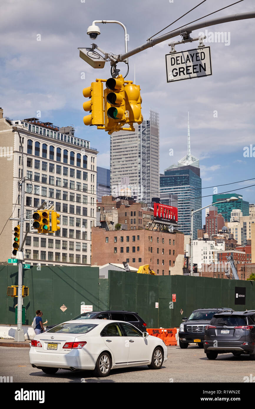 New York, USA - 28. Juni 2018: Die belebte Straße in der Innenstadt von New York. Stockfoto
