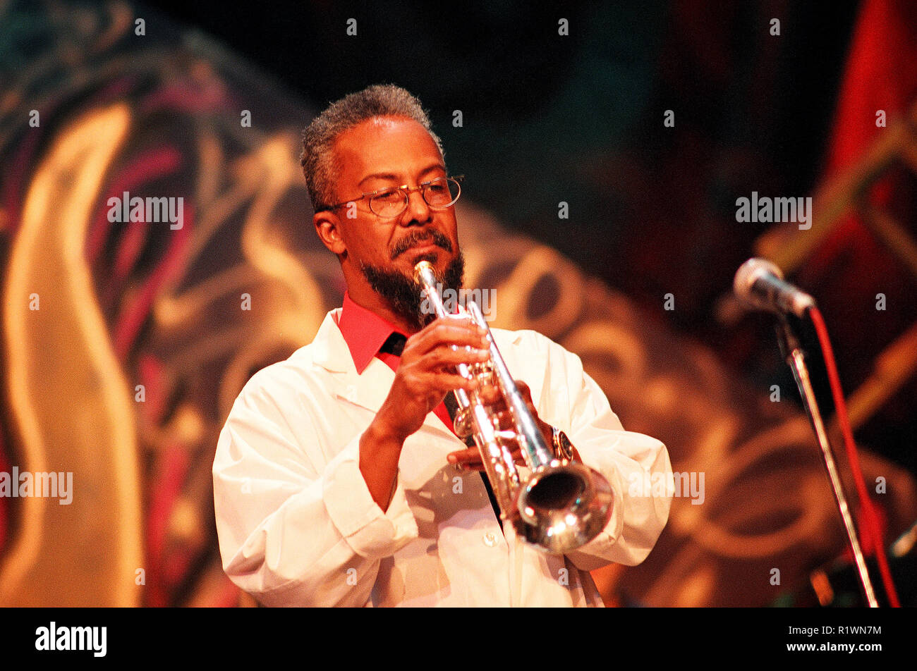 Lester Bowie (11. Oktober 1941 in Frederick, Maryland geboren, starb am 8. November 1999 in New York) amerikanischen Jazztrompeter und Komponist. Mitglied der Kunst Stockfoto