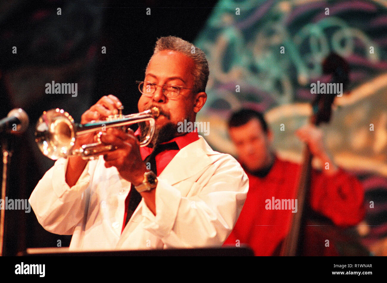 Lester Bowie (11. Oktober 1941 in Frederick, Maryland geboren, starb am 8. November 1999 in New York) amerikanischen Jazztrompeter und Komponist. Mitglied der Kunst Stockfoto