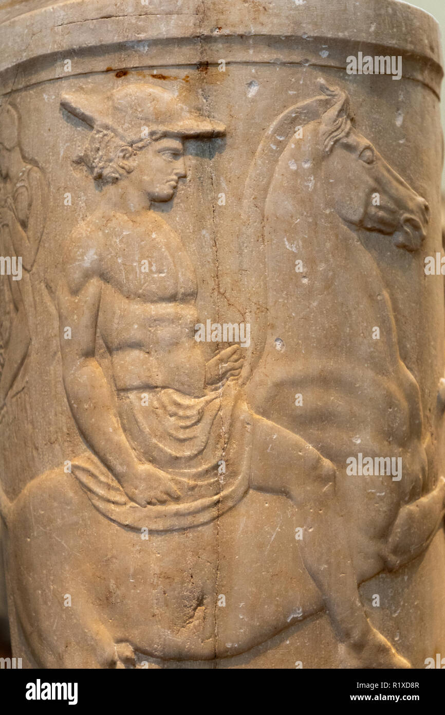 Funerary Lekythos, gefunden in einem alten Friedhof in der Nähe von Syntagma Square, frühen vierten Jahrhundert v. Chr.. Stockfoto