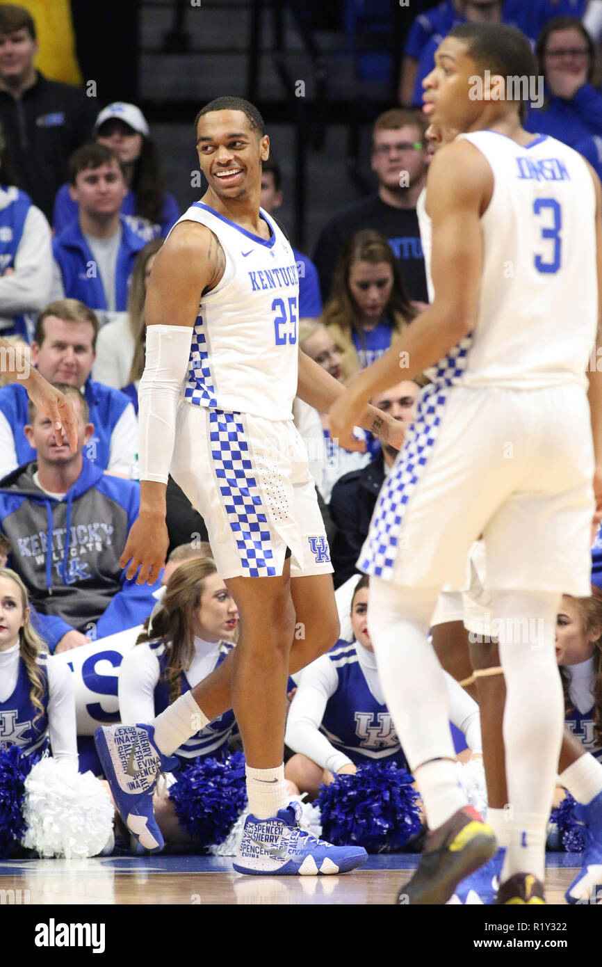 Lexington, Kentucky, USA. 14 Nov, 2018. Die Kentucky PJ Washington während eines NCAA Basketball Spiel zwischen den Kentucky Wildkatzen und der North Dakota Kampf gegen die Falken an der Rupp Arena in Lexington, Kentucky. Kevin Schultz/CSM/Alamy leben Nachrichten Stockfoto
