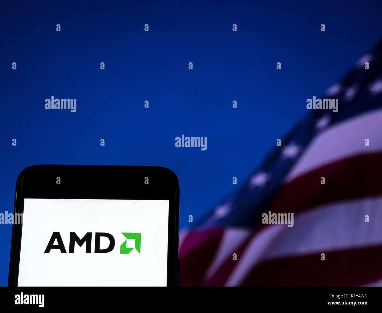 Kiew, Ukraine. 14 Nov, 2018. Advanced Micro Devices Semiconductor Company Logo auf dem Smartphone angezeigt. Quelle: Igor Golovniov/SOPA Images/ZUMA Draht/Alamy leben Nachrichten Stockfoto