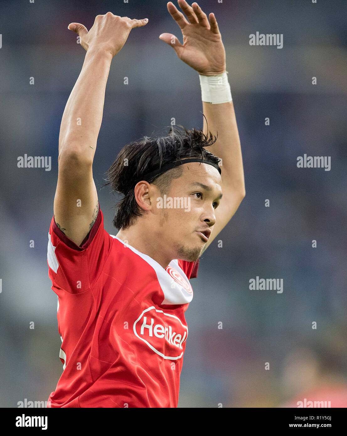 Düsseldorf, Deutschland. 10 Nov, 2018. Takashi USAMI (D), Geste, Gestik, Fußball 1. Fussballbundesliga, 11. Spieltag Fortuna Düsseldorf (D) - Hertha BSC Berlin (B) 4:1, 10/11/2018 in Düsseldorf/Deutschland. ##DFL-Bestimmungen verbieten die Verwendung von Fotografien als Bildsequenzen und/oder quasi-Video## | Verwendung der weltweiten Kredit: dpa/Alamy leben Nachrichten Stockfoto