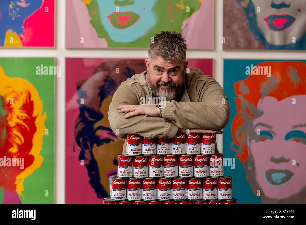 Edinburgh, Großbritannien. 15. Nov 2018. Entertainer Phill Jupitus startet die Andy Warhol und Eduardo Paolozzi | Ich möchte eine Maschine zu sein, die sich die gegenseitige Faszination für Automation, Maschinen und mechanische Prozesse von zwei der Pop Art, Andy Warhol (1928-1987) und Eduardo Paolozzi (1924-2005). Vom 17. November 2018 bis 2. Juni 2019, an der Scottish National Gallery of Modern Art die Ausstellung besteht aus zwei parallelen zeigt zu jedem Künstler gewidmet, die Entwicklung ihrer Arbeit aus den 1940er Jahren ab. Credit: Rich Dyson/Alamy leben Nachrichten Stockfoto