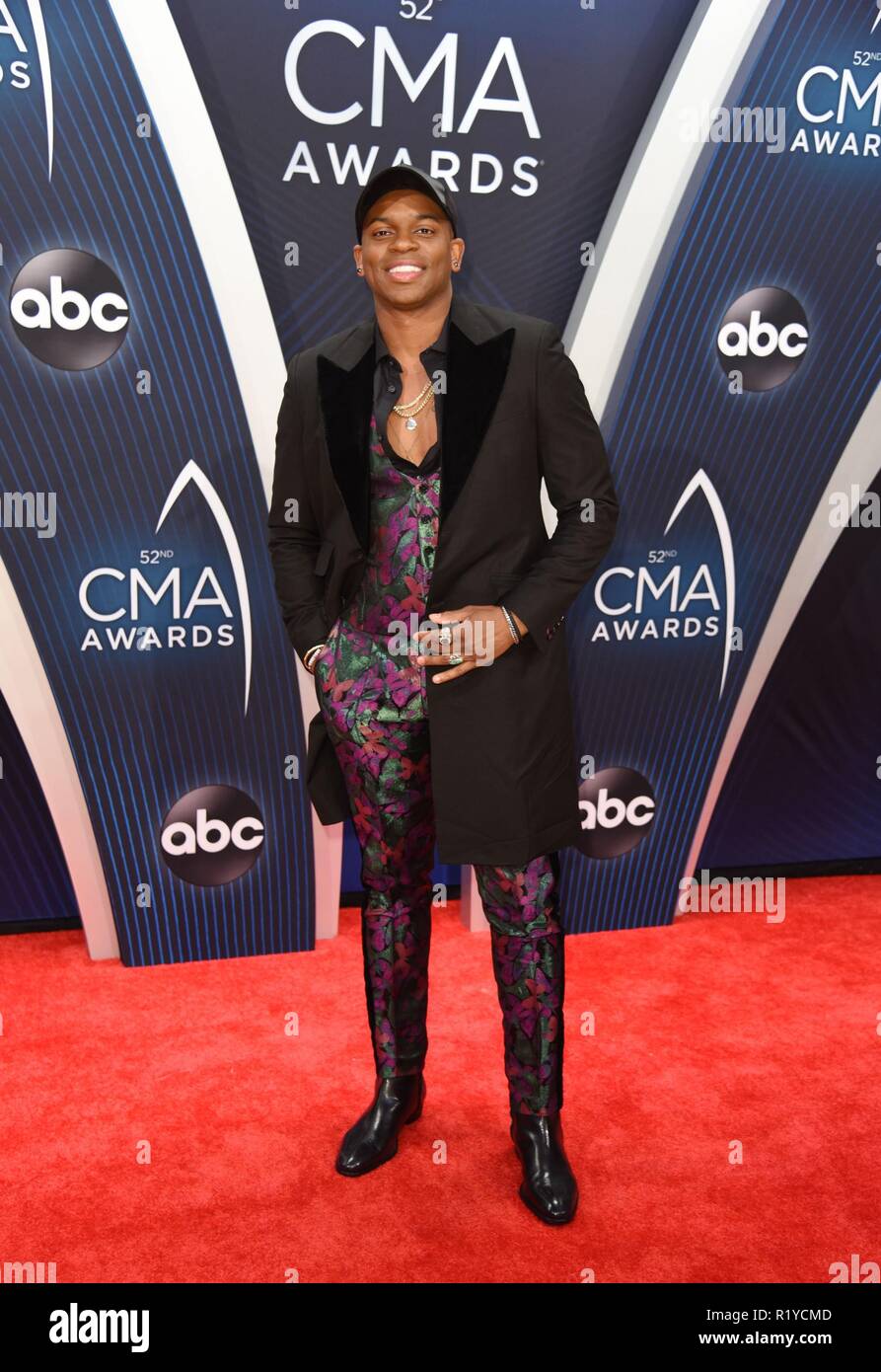 Nashville, TN, USA. 14 Nov, 2018. Jimmie Allen in der Ankunftshalle auf der 52. jährlichen CMA Awards - Ankünfte, Bridgestone, Arena, Nashville, TN 14. November 2018. Credit: Derek Sturm/Everett Collection/Alamy leben Nachrichten Stockfoto