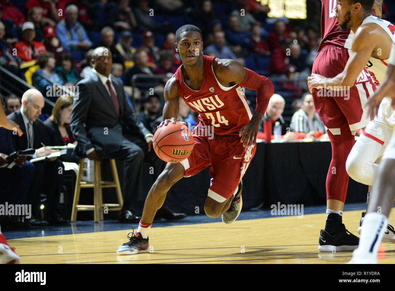 November 14, 2018 - Kent, Washington, USA - VIONT' E DANIELS (24) Laufwerke an den Korb als Washington State visits Seattle U am ShoWare Center in Kent, WA. (Bild: © Jeff Halstead/ZUMA Draht) Stockfoto