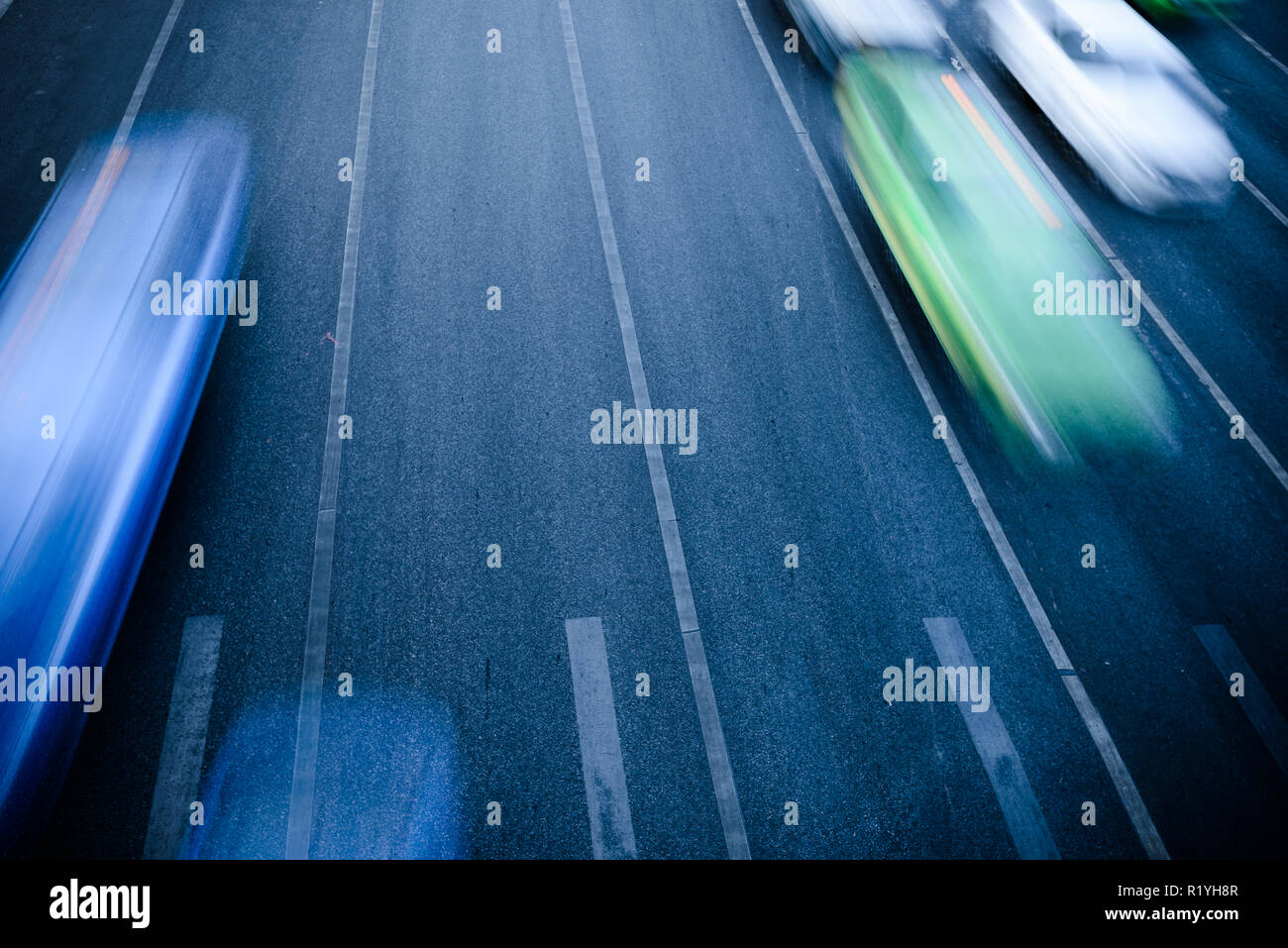 Autos auf der Autobahn mit Motion blur Stockfoto