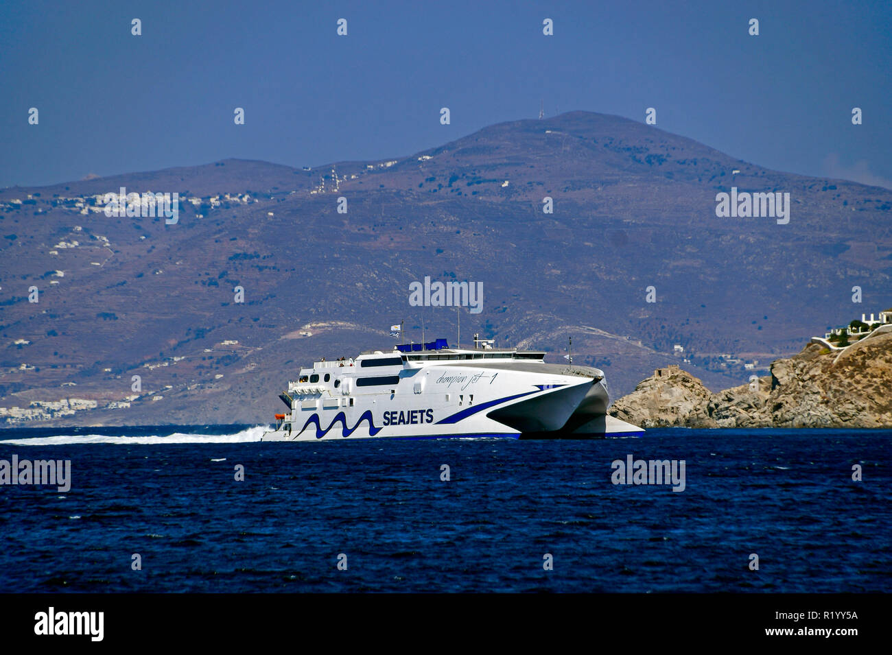 Seajets catemaran Meister Jet 1 in der Nähe von Mykonos Stadt auf der Insel Mykonos in den Kykladen Gruppe in der Ägäis Griechenland Stockfoto