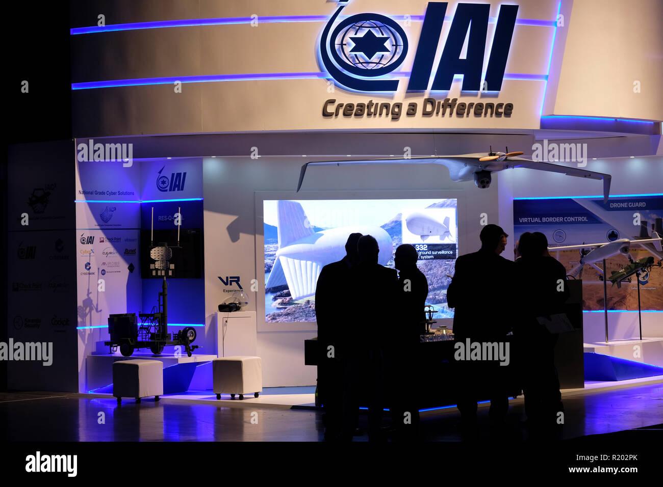 Tel Aviv, Israel 14th. November 2018. Teilnehmer am Stand von Israel