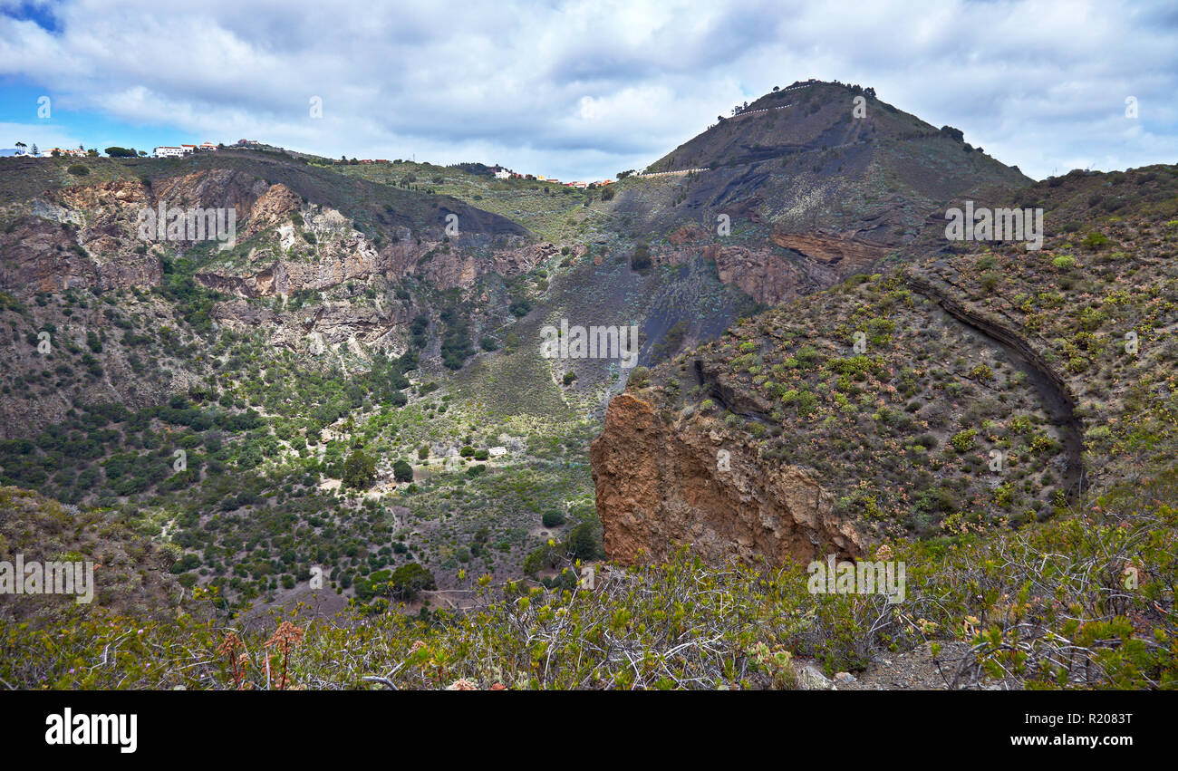 In der Caldera de Bandama Gran Canaria (Spanien). Einer alten ausgetrockneten Vulkankrater. Stockfoto