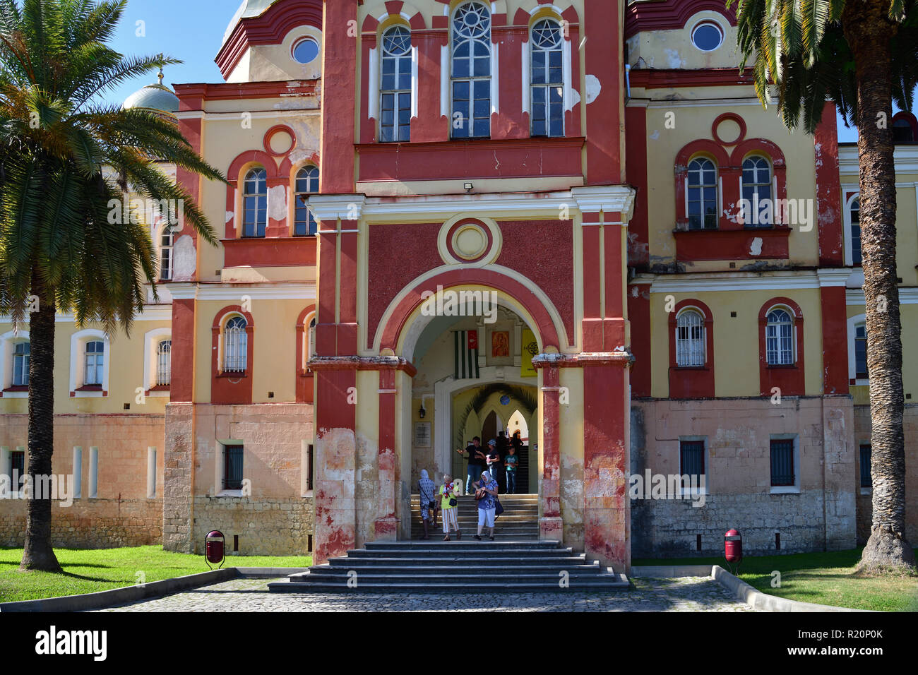 Neue Athos, Abchasien - Juni 3. 2018. Eingang Novy Afonsky für Männer Kloster Stockfoto