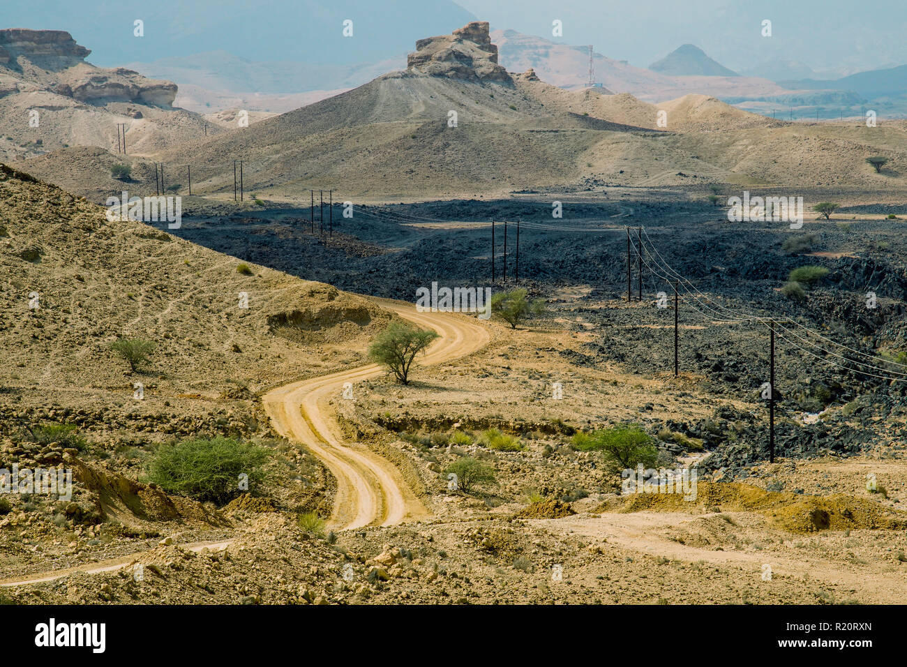 Mondlandschaft rund um Dorf Al Ya, Oman. Stockfoto