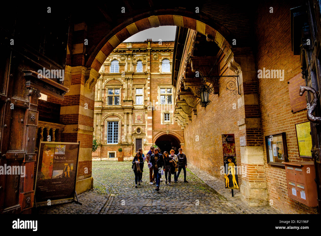 Die Société Archéologique du Midi de la France - Der Innenhof des Archäologischen Museums in Toulouse, Frankreich Stockfoto