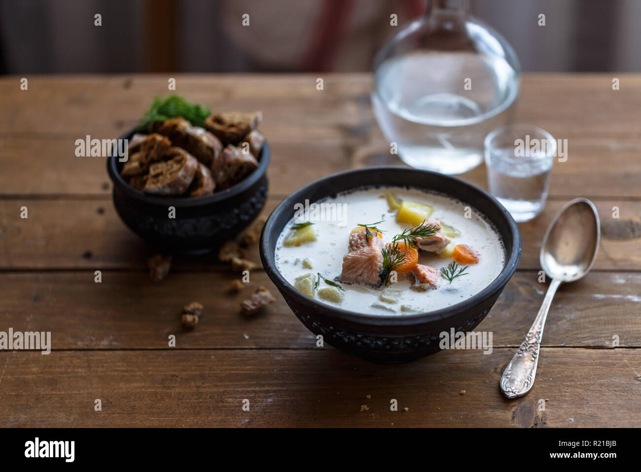 Lachs Suppe. Finnische lachs Suppe mit Sahne Lohikeitto. Stockfoto