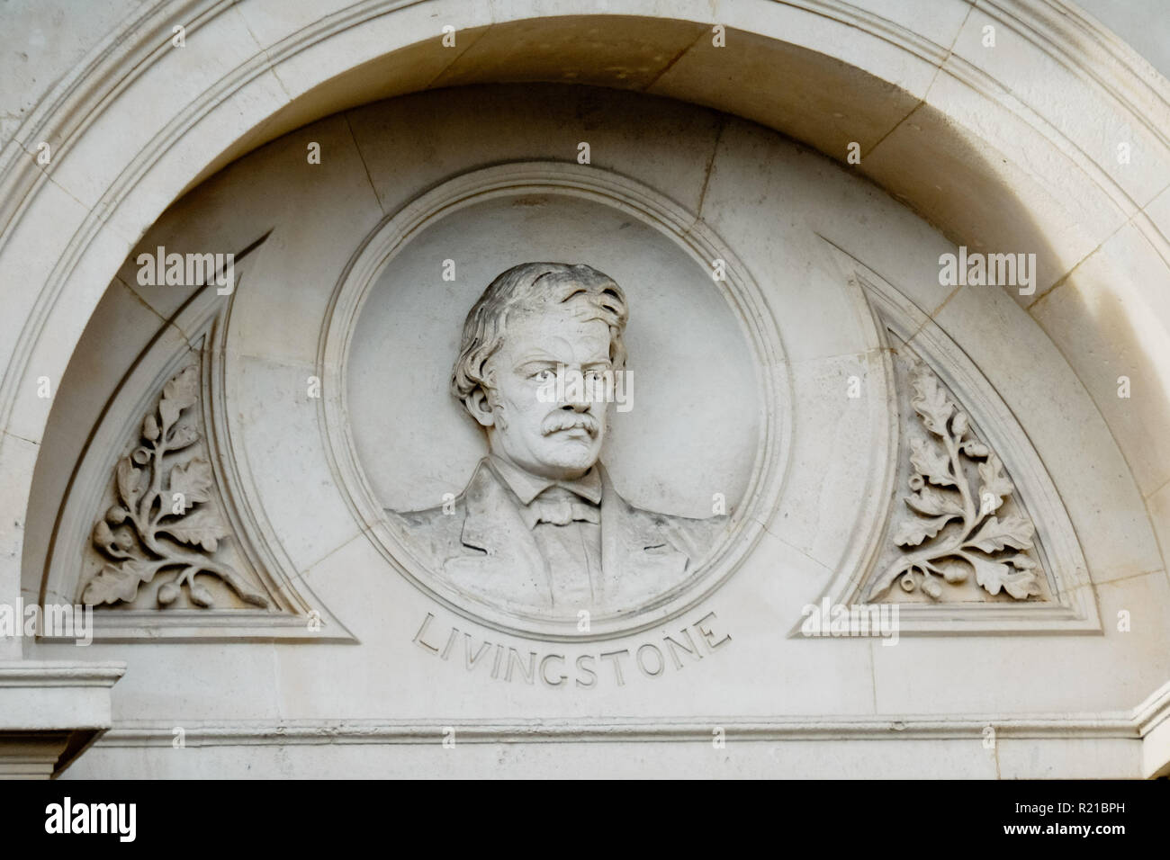 Deko Büste von Dr. Livingstone auf der FCO-Gebäude in Whitehall, London Stockfoto