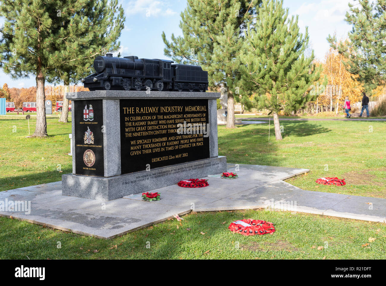 Das Railway Industry Memorial, das National Memorial Arboretum, Airewas, Staffordshire, England, Großbritannien Stockfoto