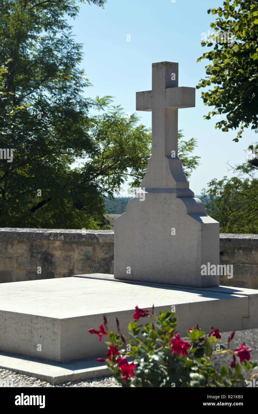 Der ehemalige Präsident von Frankreich Charles De Gaulle Grab an der Kirche in Vitry-le-François, Haute-Marne, Frankreich. Stockfoto