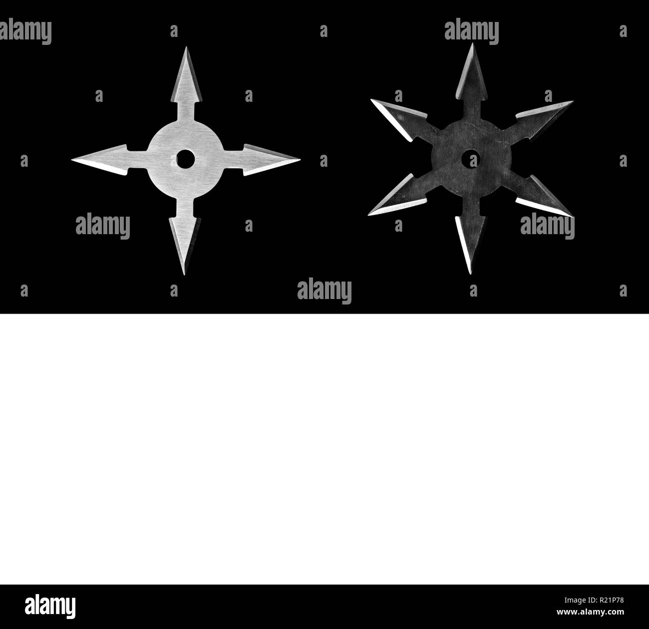 Closeup Ninja Stern Shurikens auf schwarzen Hintergrund mit Platz für Text, Freistellungspfad Stockfoto