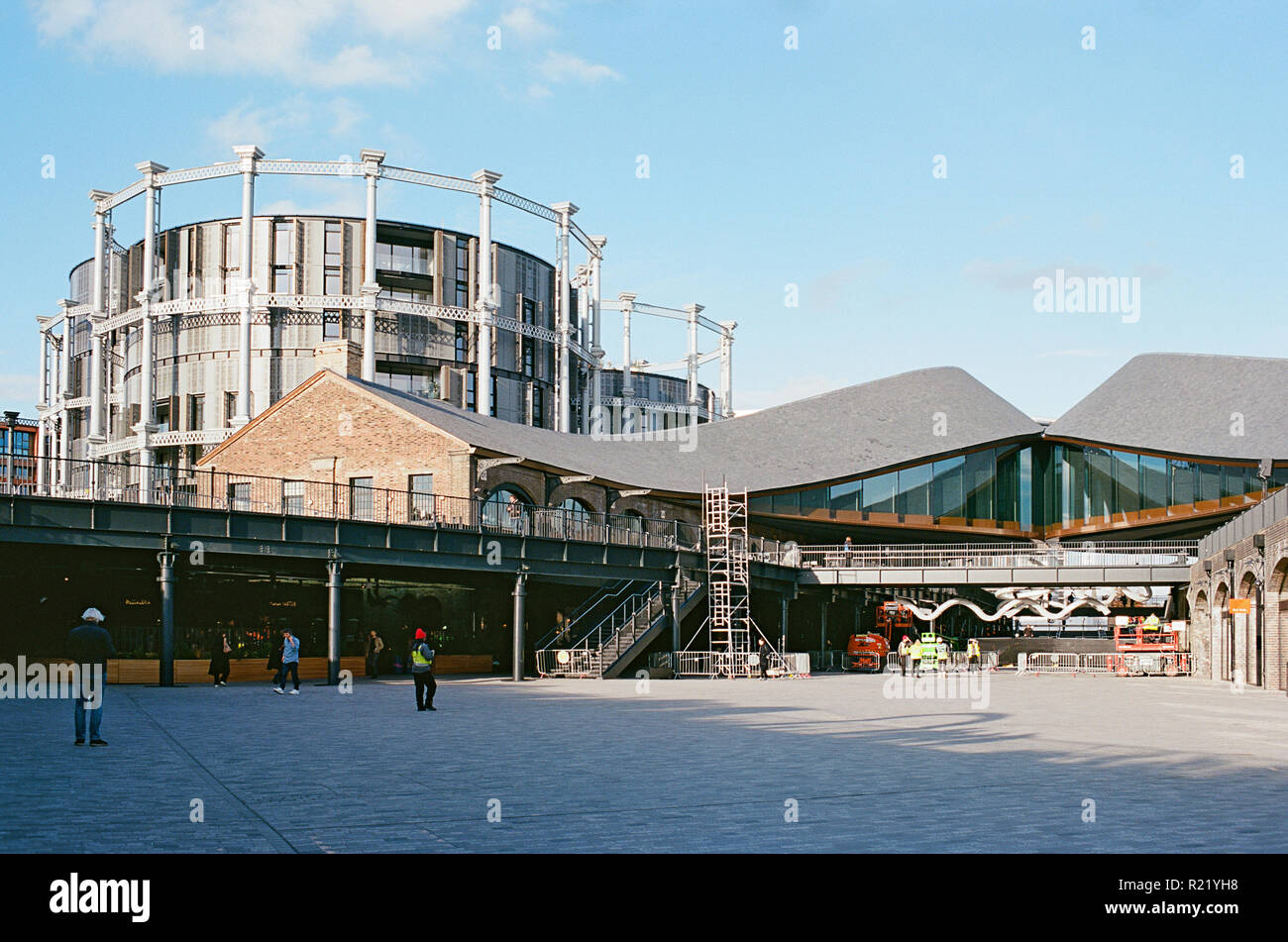 Die neu abgeschlossenen Kohle Tropfen Yard Retail und Lifestyle Bereich in King's Cross, London UK Stockfoto