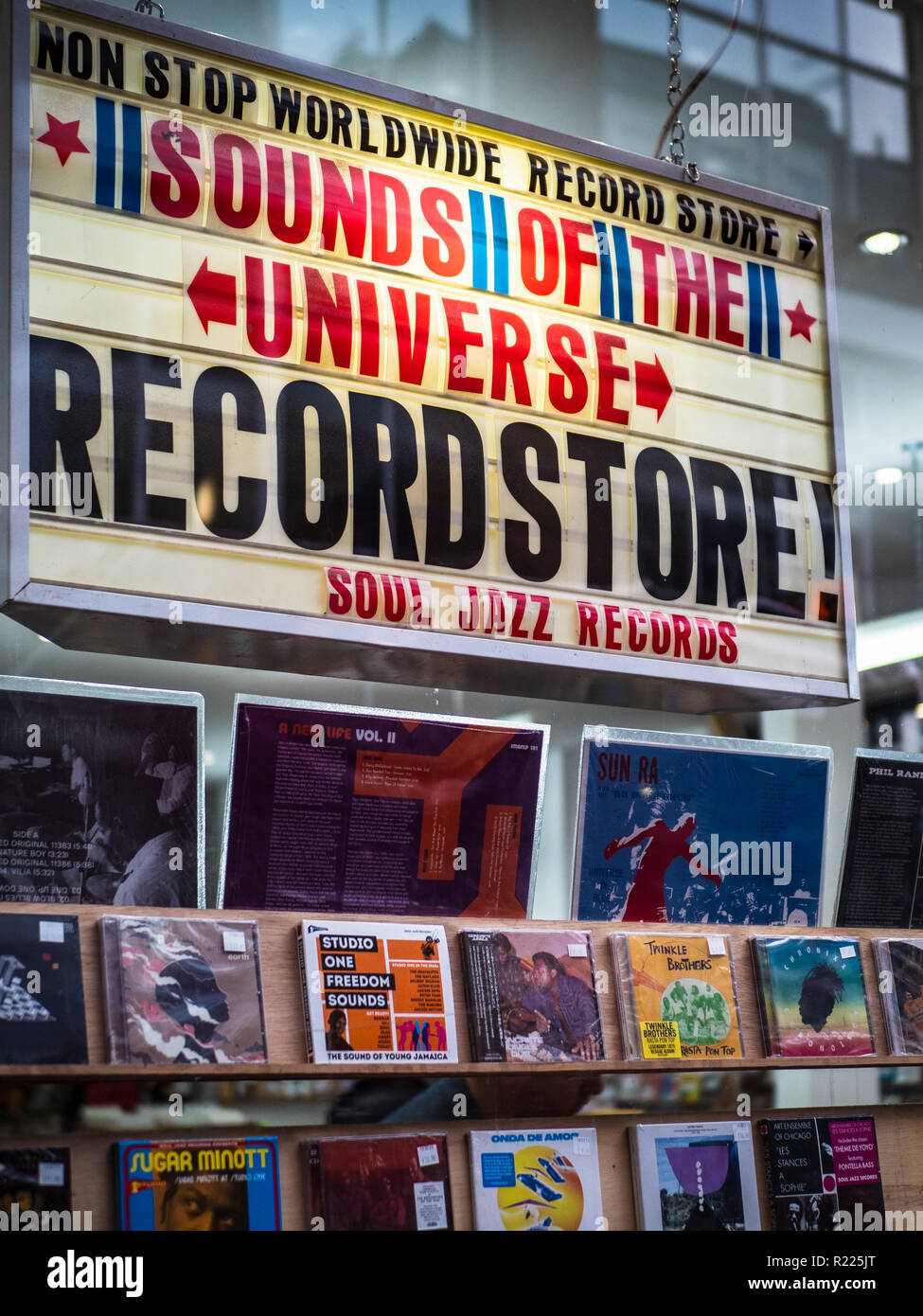 London Soho Record Shop Shop-Sounds des Universums Record Shop in Broadwick Street in Londons Soho Entertainment District Stockfoto