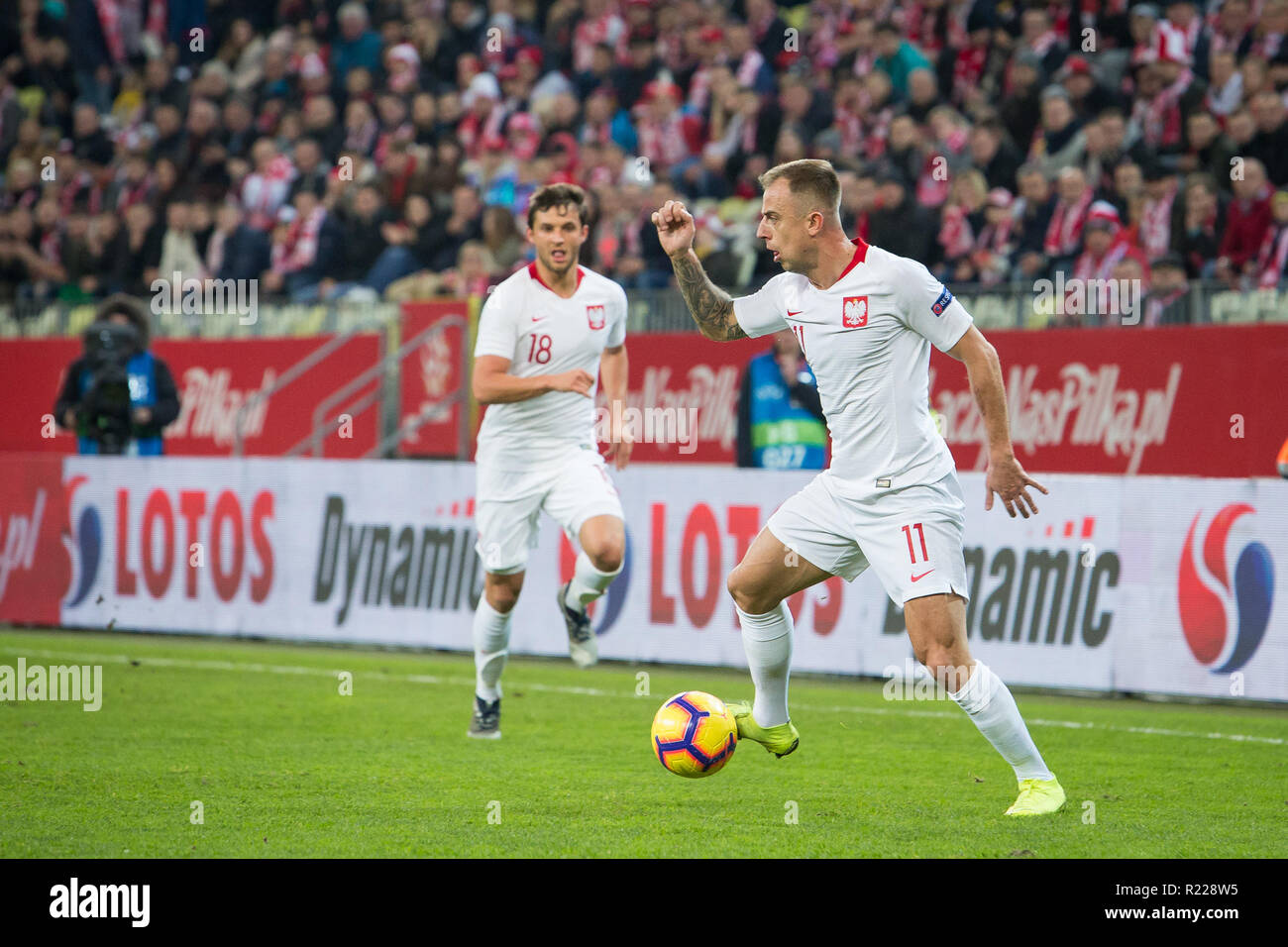 Danzig, Polen. 15. November 2018. Bartosz Bereszynski (18) Kamil Grosicki (11) Während der Internationalen freundlich Fußballspiel zwischen Polen und der Tschechischen Republik bei Energa Stadion in Danzig, Polen am 15. November 2018 Credit: Grzegorz Brzeczyszczykiewicz/Alamy leben Nachrichten Stockfoto