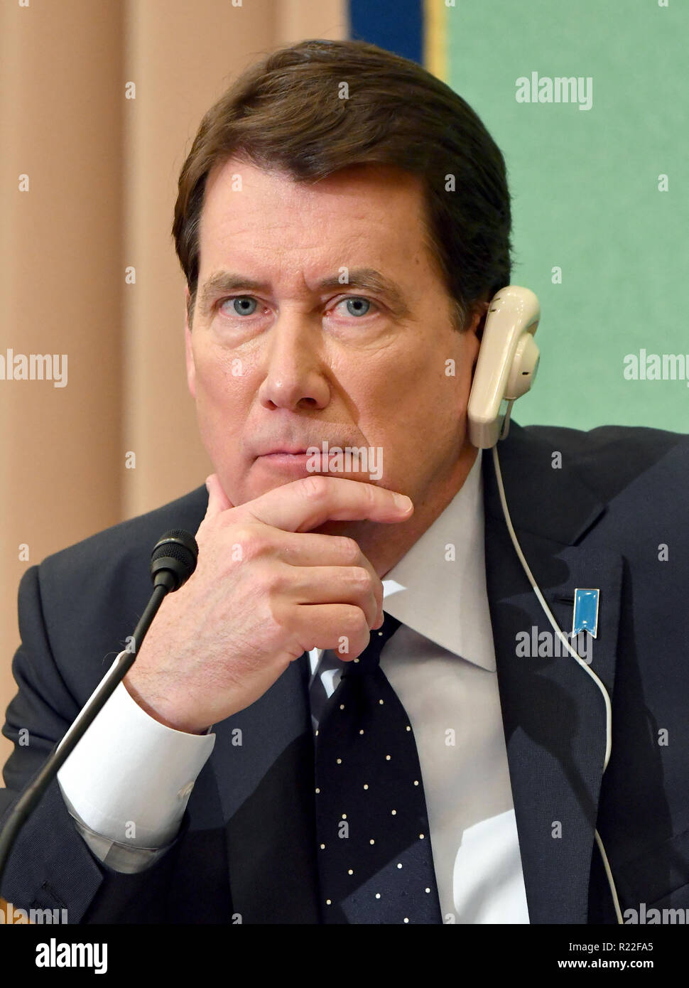 Tokio, Japan. 16 Nov, 2018. Us-Botschafter in Japan William Hagerty während einer Pressekonferenz auf der Japan National Press Club in Tokio am Freitag spricht, 16. November 2018. Credit: Natsuki Sakai/LBA/Alamy leben Nachrichten Stockfoto