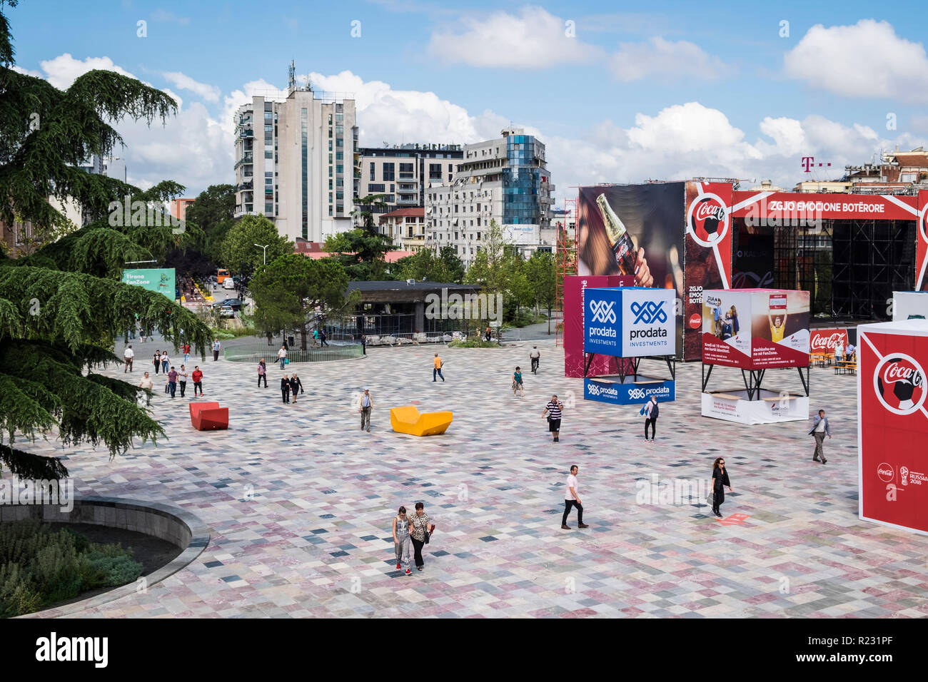 Albanien, Tirana, Skanderberg Hauptplatz, Tägliches Leben Stockfoto