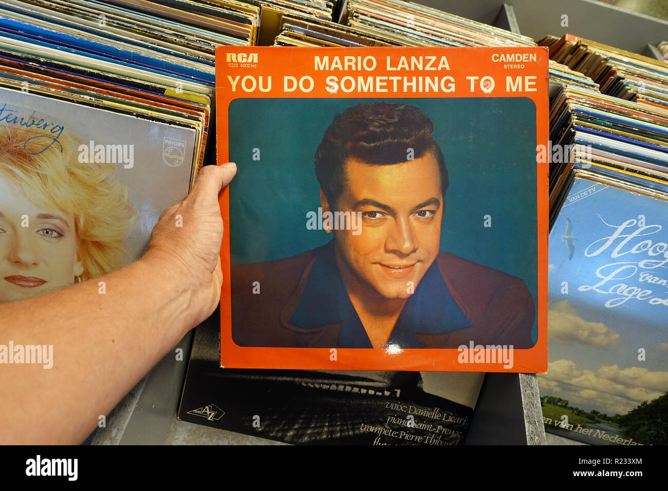 Album: Mario Lanza - Sie haben etwas zu mir Stockfoto