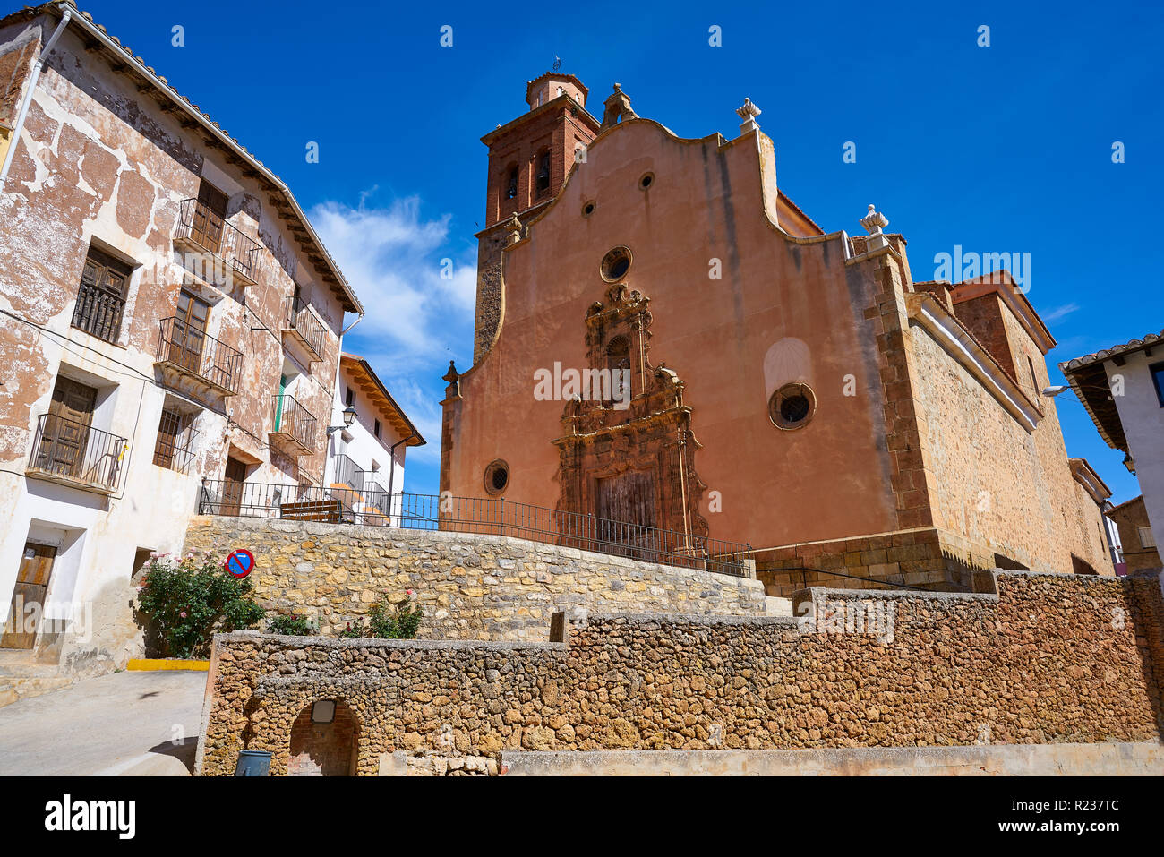 Arcos de las Salinas Kirche in der Provinz Valencia in Spanien Stockfoto