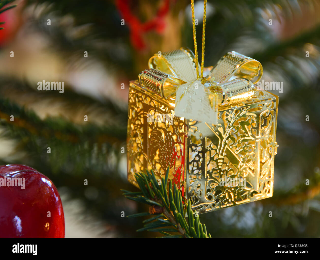 Gold Weihnachten Dekoration Tannenbaum Stockfoto