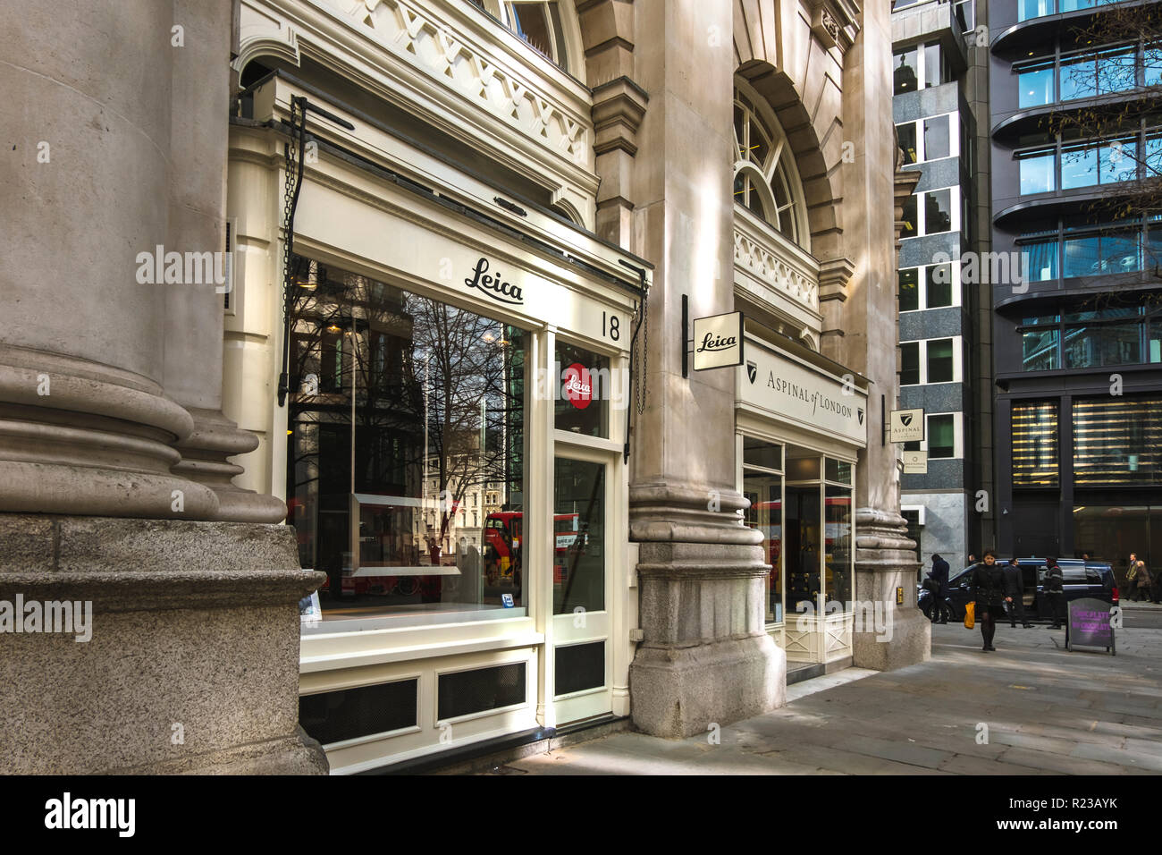 London, UK, 20. März 2018: Leica store in der Royal Exchange, ein Premium Einkaufszentrum, an einem sonnigen Tag. Stockfoto