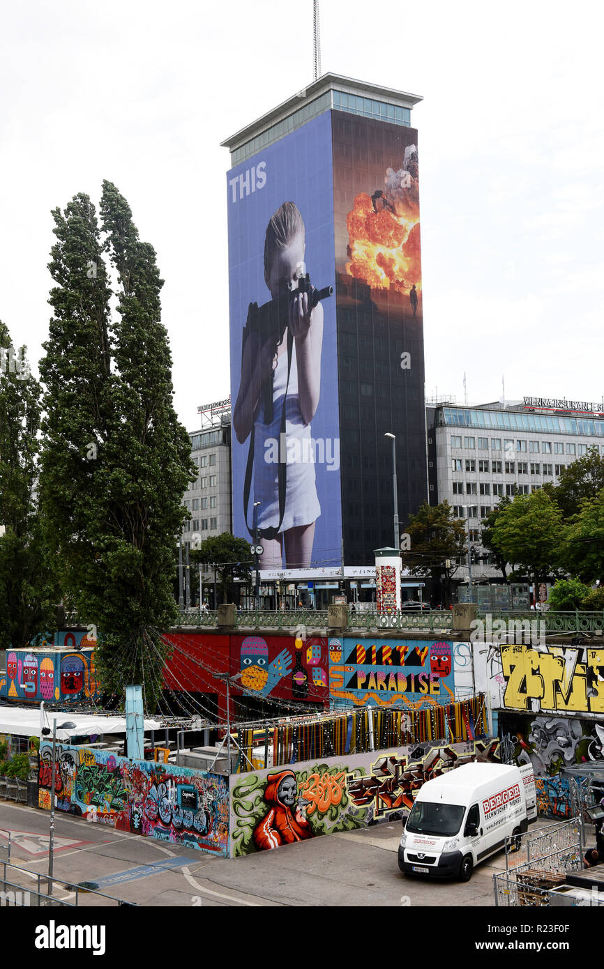 Wien, Österreich Grafitti in der Nähe der Donau Stockfoto